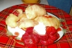 Рецепт. Вареники с клубникой дрожжевые