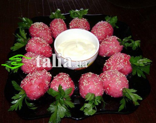 Рецепт. Картошка ''Клубничка'' с начинкой из сельди Рецепт. Картошка ''Клубничка'' с начинкой из сельди