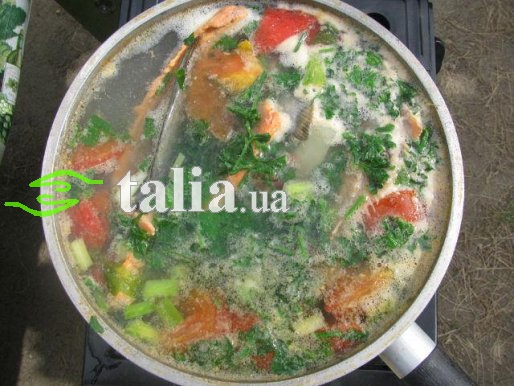 Рецепт. Уха из семги с овощами и коньяком Рецепт. Уха из семги с овощами и коньяком
