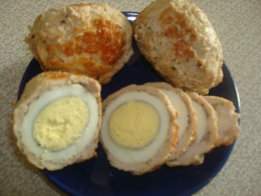 Рецепт. Мясные рулетики из свинины с яйцом