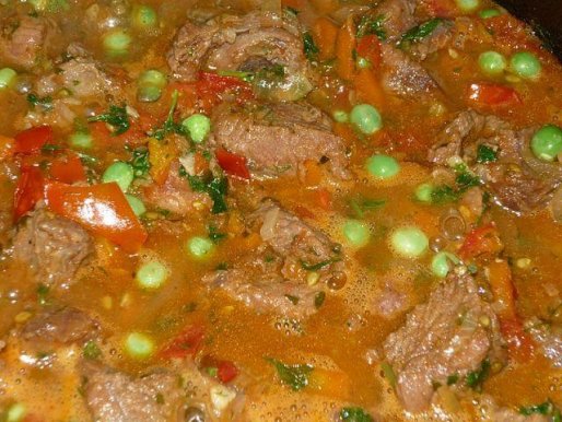 Рецепт. Гуляш из свинины с овощами