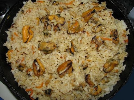 Рецепт. Плов с мидиями и овощами