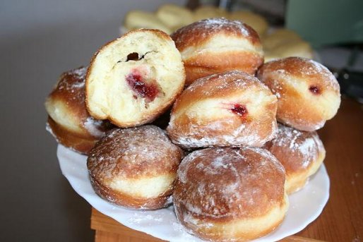 Рецепт. Пончики с начинкой "Берлинеры"