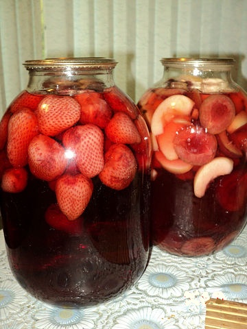 Рецепт. Компот из клубники домашний