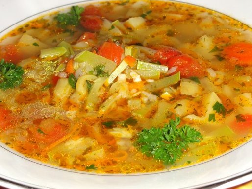 Рецепт. Суп из кабачков на курином бульоне