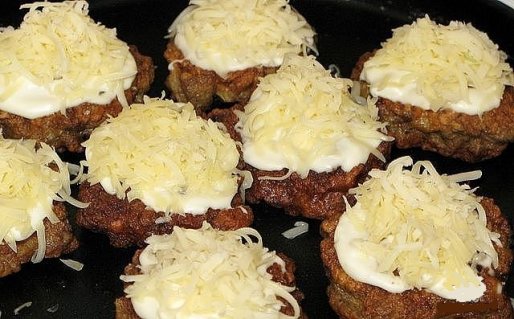 Рецепт. Печеночные оладьи с сыром