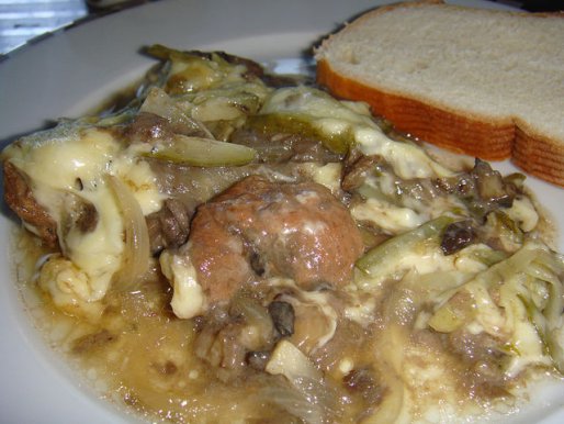 Рецепт. Говядина в духовке с грибами и овощами