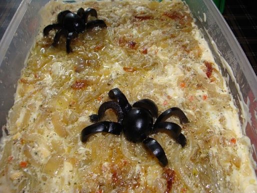 Рецепт. Салат из печени с яйцами и луком
