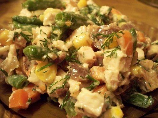 Рецепт. Салат с курицей и овощами