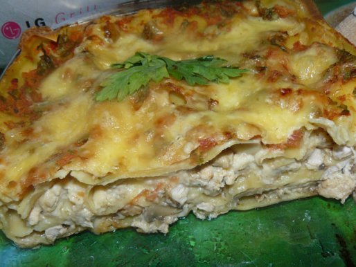 Рецепт. Лазанья с курицей и грибами