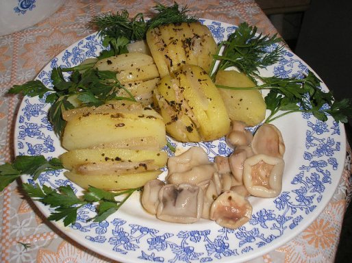 Рецепт. Картошка в микроволновке с салом