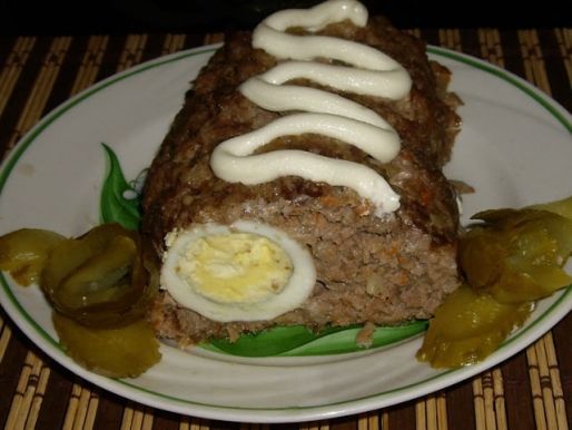 Рецепт. Рулет из фарша с яйцами